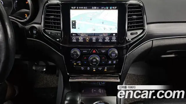 Jeep Grand Cherokee 2020 — Photo 4/30