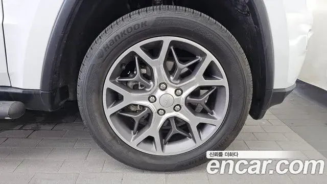 Jeep Grand Cherokee 2020 — Photo 3/30
