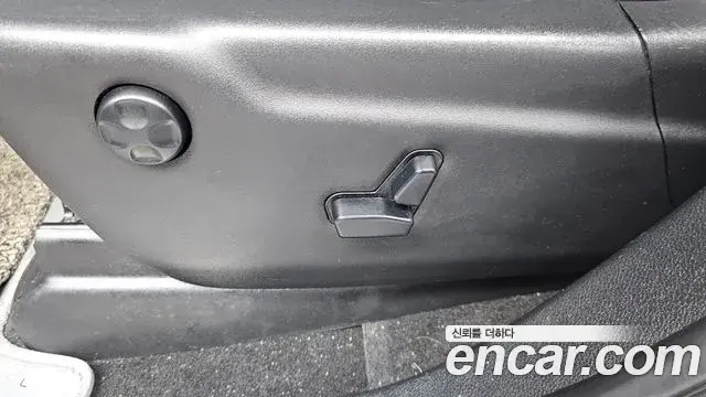 Jeep Grand Cherokee 2020 — Photo 27/30