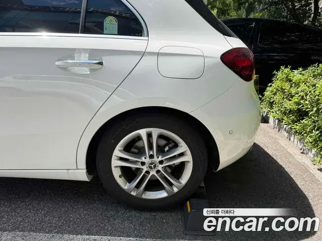 Mercedes-Benz A-Class 2024 — Фото 4/10