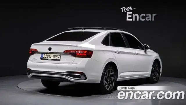Volkswagen Jetta 2023 — Photo 17/20