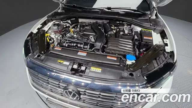 Volkswagen Jetta 2023 — Photo 18/20