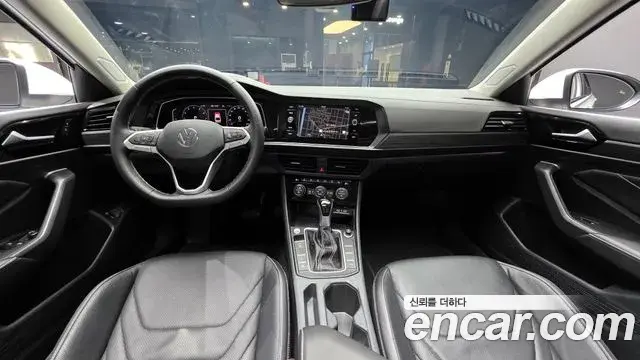 Volkswagen Jetta 2023 — Photo 12/20