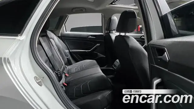 Volkswagen Jetta 2023 — Photo 15/20