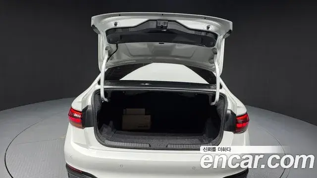 Volkswagen Jetta 2023 — Photo 11/20