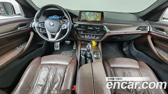 BMW 5 Series 2018 — ფოტო 2/20