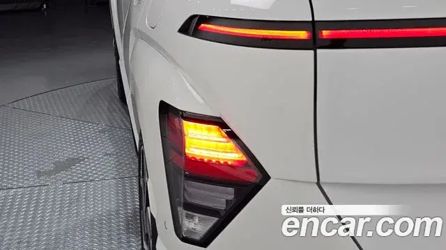 Hyundai Kona Hybrid 2024 — ფოტო 13/34