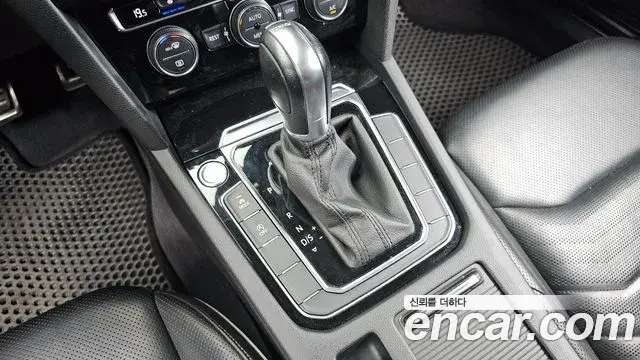 Volkswagen Arteon 2019 — Photo 17/20