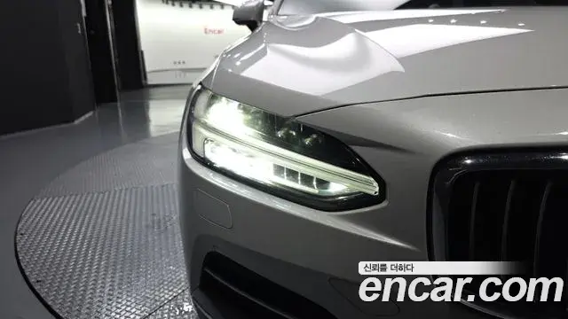 Volvo S90 2020 — ფოტო 19/34