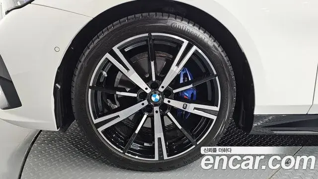 BMW 5 Series 2024 — ფოტო 31/35