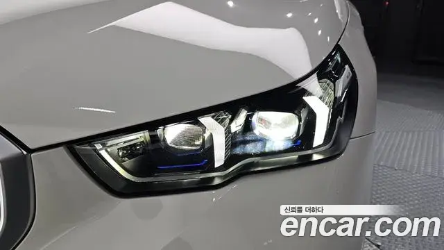 BMW 5 Series 2024 — ფოტო 16/35
