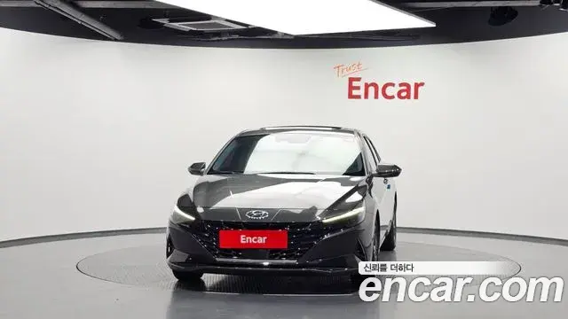 Hyundai The New Avante Hybrid 2022 — Photo 9/35