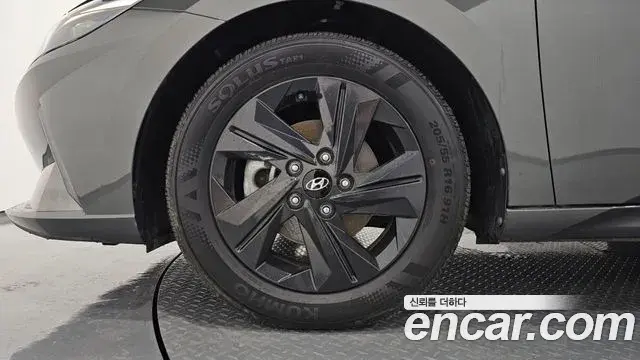 Hyundai The New Avante Hybrid 2022 — Photo 1/35