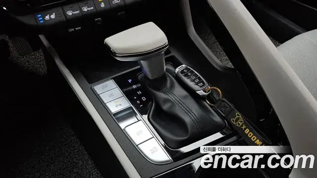 Hyundai The New Avante Hybrid 2022 — Photo 6/35