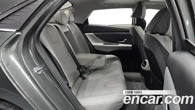 Hyundai The New Avante Hybrid 2022 — Photo 23/35