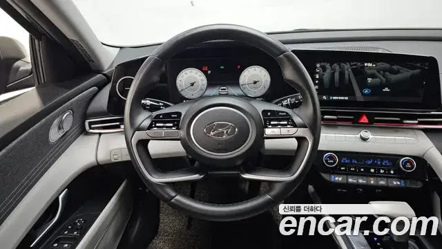 Hyundai The New Avante Hybrid 2022 — Photo 21/35