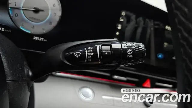 Hyundai The New Avante Hybrid 2022 — Photo 33/35