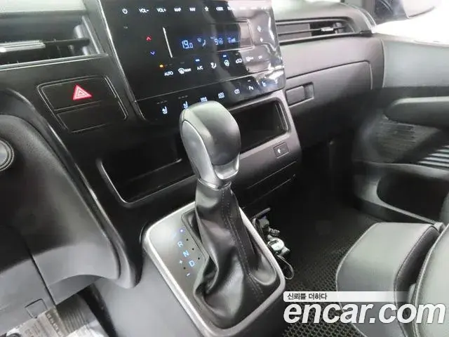 Hyundai Staria 2024 — Фото 8/20