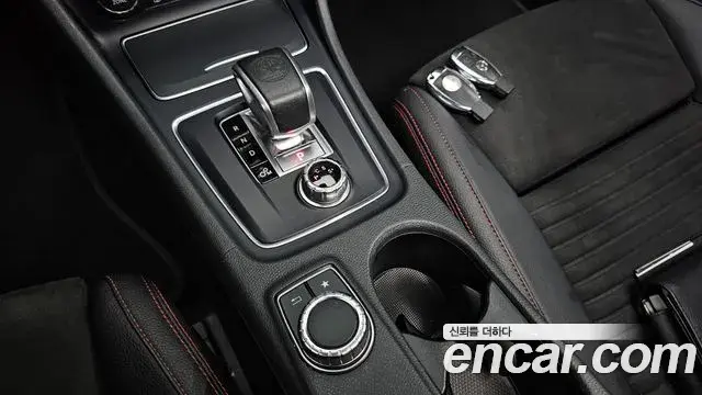 Mercedes-Benz GLA-Class 2019 — Фото 9/20