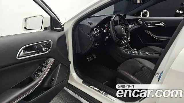 Mercedes-Benz GLA-Class 2019 — Фото 11/20