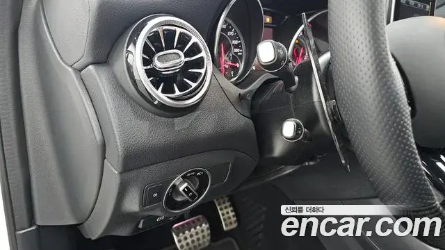 Mercedes-Benz GLA-Class 2019 — Фото 18/20