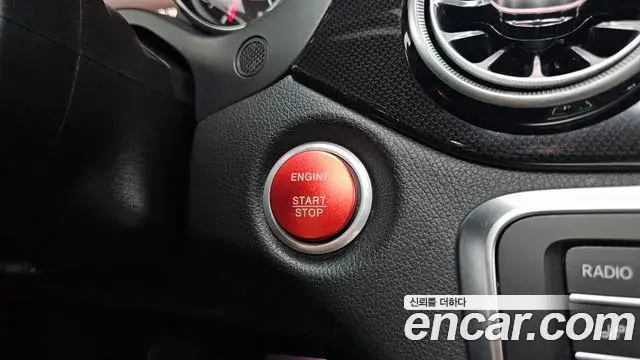 Mercedes-Benz GLA-Class 2019 — Photo 18/32