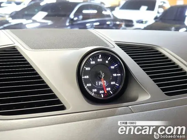 Porsche Cayenne 2019 — Şəkil 18/20