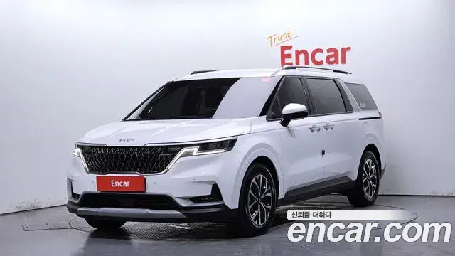 Kia Carnival 2023 — Photo 29/30