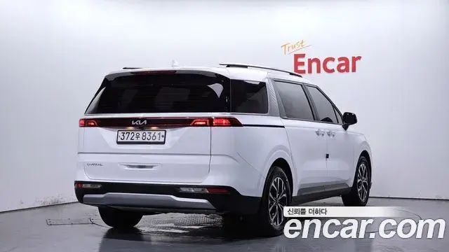 Kia Carnival 2023 — Photo 18/30