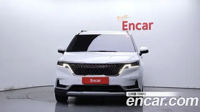 Kia Carnival 2023 — Photo 7/30