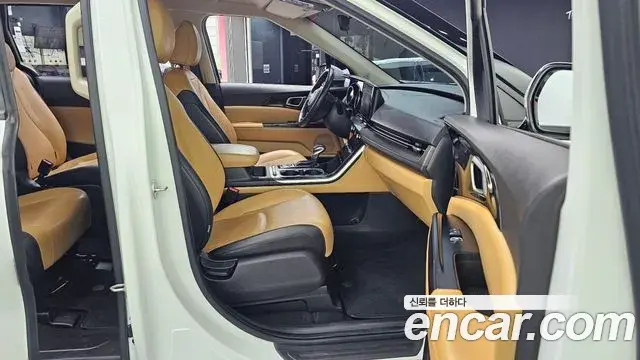 Kia Carnival 2023 — Photo 4/30
