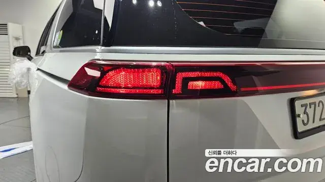Kia Carnival 2023 — Photo 17/30