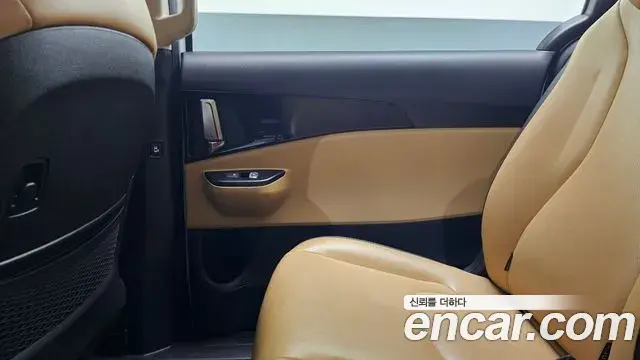Kia Carnival 2023 — Photo 11/30