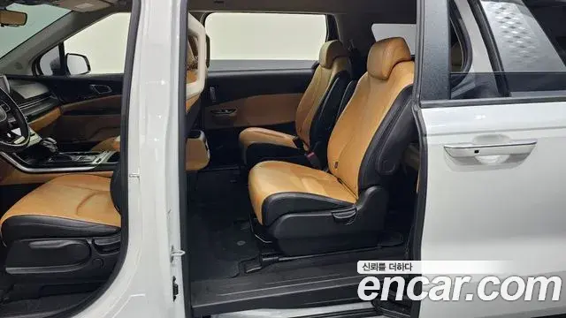 Kia Carnival 2023 — Photo 13/30