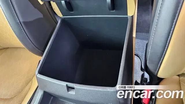 Kia Carnival 2023 — Photo 25/30