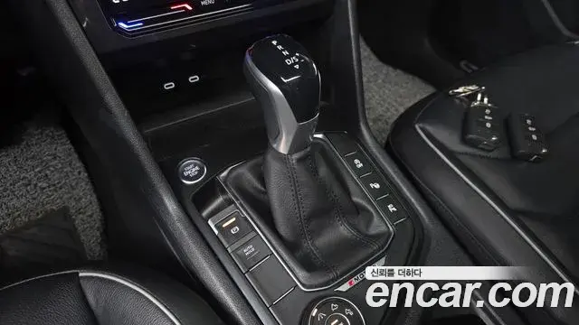 Volkswagen Tiguan 2023 — ფოტო 23/33