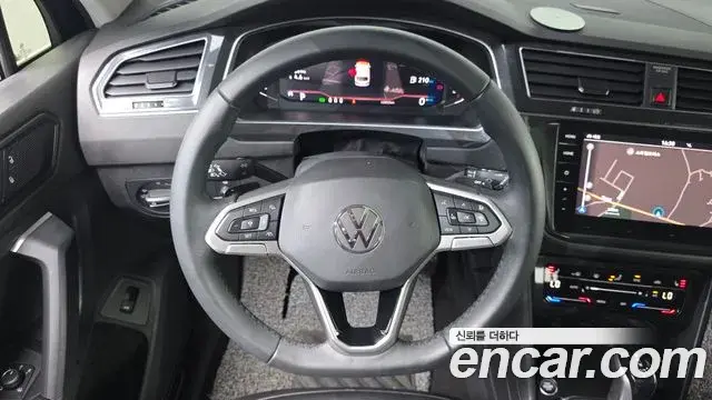 Volkswagen Tiguan 2023 — ფოტო 28/33