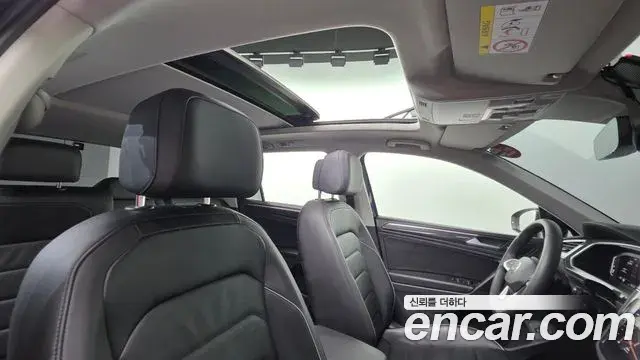 Volkswagen Tiguan 2023 — ფოტო 29/33