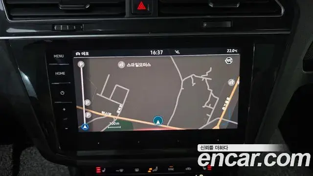 Volkswagen Tiguan 2023 — ფოტო 8/33