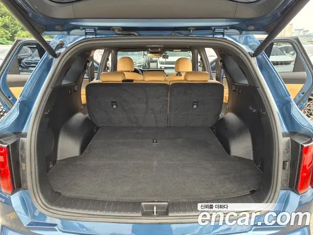 Kia Sorento 2023 — ფოტო 9/20