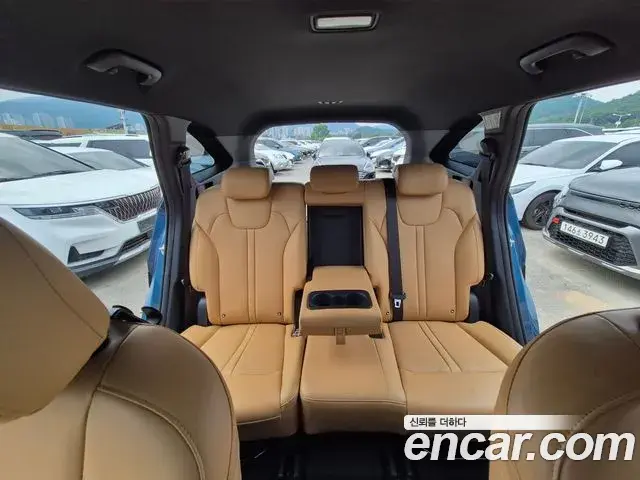 Kia Sorento 2023 — ფოტო 18/20