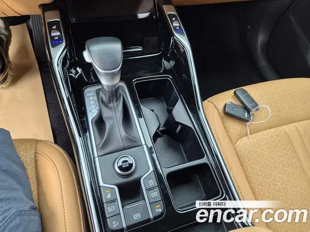 Kia Sorento 2023 — ფოტო 19/20