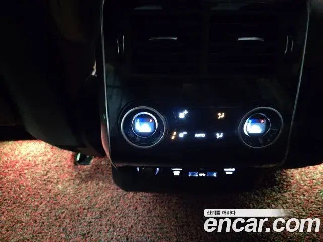 Land Rover Range Rover Sport 2018 — ფოტო 13/20