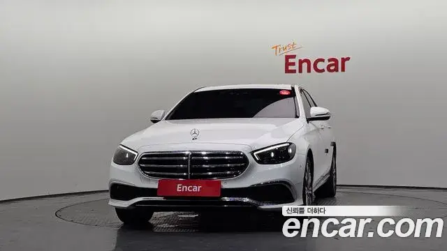 Mercedes-Benz E-Class 2023 — Фото 3/20