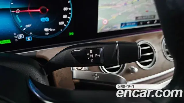 Mercedes-Benz E-Class 2023 — Фото 9/20