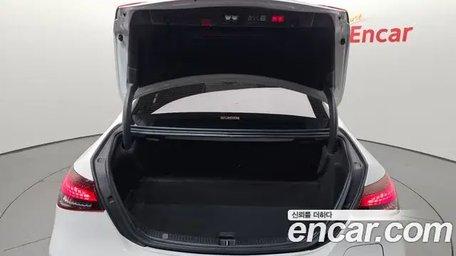 Mercedes-Benz E-Class 2023 — Фото 20/20