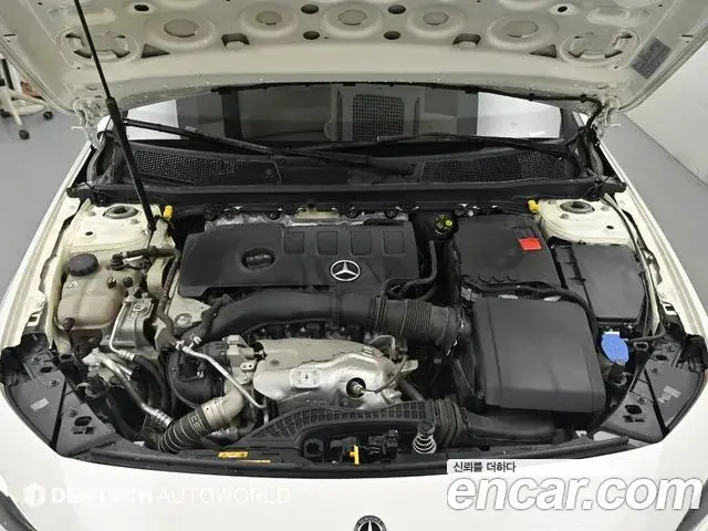 Mercedes-Benz A-Class 2019 — ფოტო 17/20