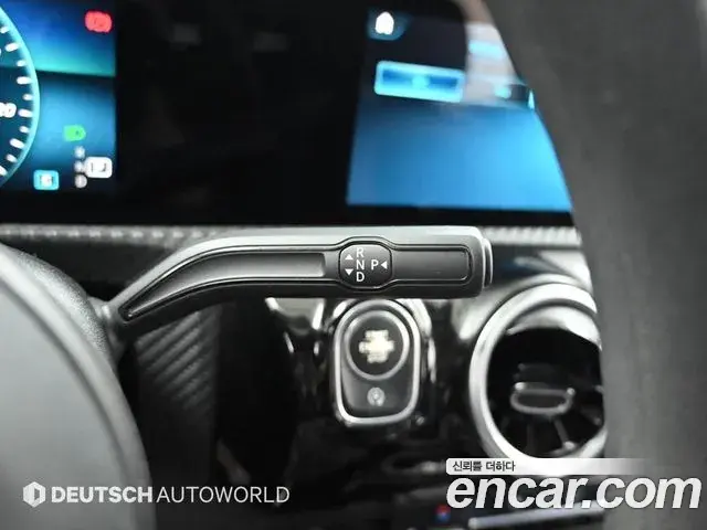 Mercedes-Benz A-Class 2019 — ფოტო 7/20