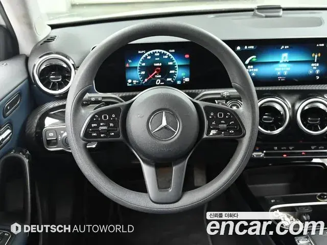 Mercedes-Benz A-Class 2019 — ფოტო 9/20