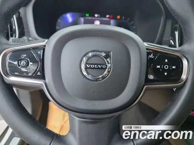 Volvo V60 Cross Country 2023 — ფოტო 13/20